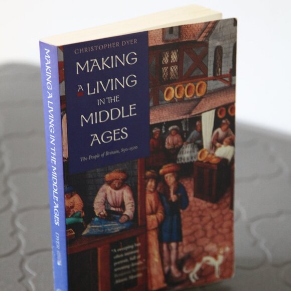Making A Living in the Middle Ages: The People of Britain 850 to 1520 - Picture 2 of 4